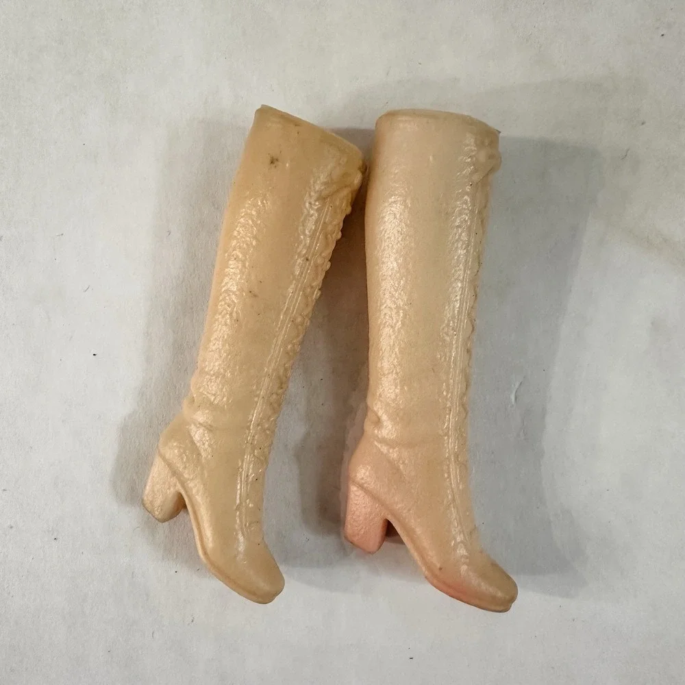 Barbie vintage lace